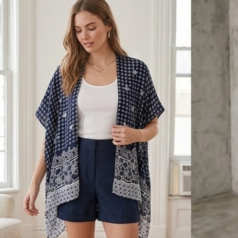 LOFT Navy and White Patterned Kimono